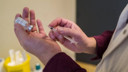 Un vaccin te apără de o boală cruntă, letală. Medicii de la Spitalul Victor Babeș Timișoara spun cum să lupți cu meningococul