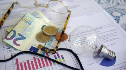 Marile industrii consumatoare de energie vor avea o reducere temporară la preţul electricităţii