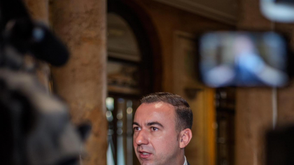 Ministrul Energiei și-a tăiat singur salariul (video)
