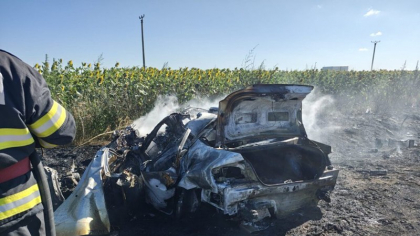 Tragedie rutieră în Teleorman: doi șoferi au murit după un impact devastator urmat de un incediu
