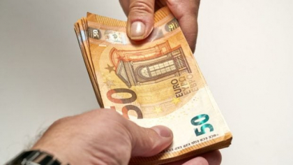 Olandezii, sfătuiți să aibă bani cash din cauza amenințărilor cibernetice în creștere