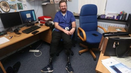 Medicul britanic care și-a amputat singur picioarele pentru un fetish sexual, condamnat la 32 de luni de închisoare pentru fraudă