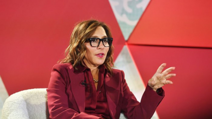 Linda Yaccarino, CEO-ul X, platforma controlată de Elon Musk, se retrage de la conducerea celei mai mari reţele de socializare din lume, după doar doi ani în funcţie