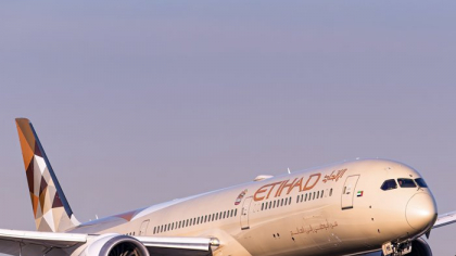 ​Etihad Airways, compania aeriană naţională a Emiratelor Arabe Unite, intră pe piaţa locală şi va lansa primele zboruri către Bucureşti din martie 2026