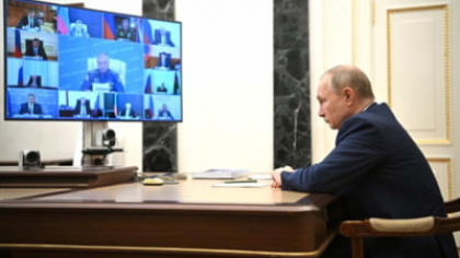 Putin bagă SUA și Europa într-o ”buclă a timpului”. Trump dezvăluie o ”cădere” în timpul nopții