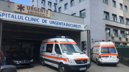 Control judiciar pentru medicul de la Spitalul Floreasca prins în flagrant când lua mită de la un pacient. Acuzațiile aduse și interdicția primită