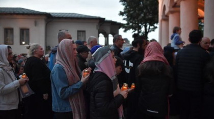 Sondaj INSCOP: Cei mai mulți votanți AUR se declară persoane religioase, cei ai PNL merg cel mai des la biserică