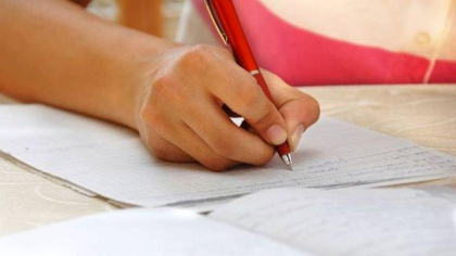 Punctualitatea profesorilor, testată la examenul de titularizare. Cei care au întârziat nu au fost lăsați să intre în sală