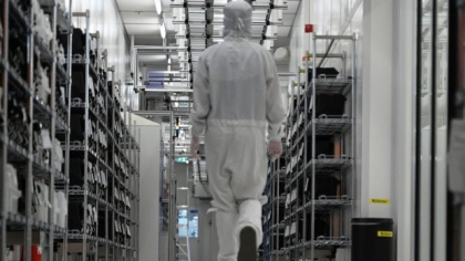Guvernul olandez a preluat de urgență controlul unei companii chineze de microcipuri