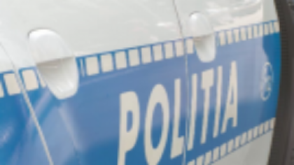 Un șofer beat din Maramureş, care era urmărit de polițiști, a aruncat din mașină o trusă medicală. Ce se ascundea în ea. FOTO