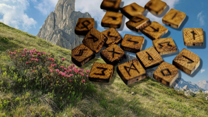 Horoscop rune 8 iulie 2025. Kenaz aduce lumină şi revelaţii, Isa cere pauză și reflecţie, Eihwaz vine cu stabilitate