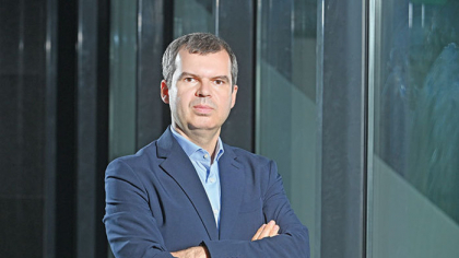 Bursă. Cum poţi să investeşti dacă nu ştii prea multe despre bursă şi nu ai suficient timp liber? Aloci bani într-un fond listat. „Performanţa ETF-ului nostru bazat pe BET o depăşeşte pe cea a unor fonduri regionale“, spune Răzvan Paşol, Patria AM