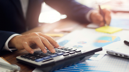 O nouă taxă pentru români. Se va plăti obligatoriu. NU veți putea călători fără să achitați