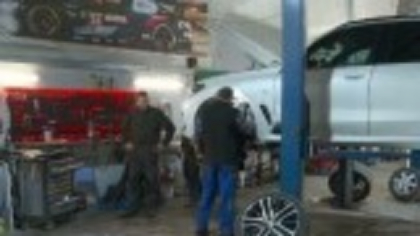 Tot mai multe service-uri auto renunță la contractele cu asigurătorii: ”75 de lei ora de manoperă este penibilă”