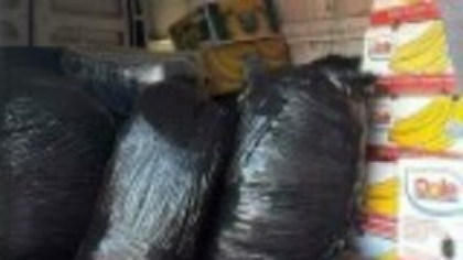 Poliţiştii din Giurgiu au făcut o descoperire de aproape 20.000 de euro într-un microbuz. Ce ascundea șoferul. FOTO