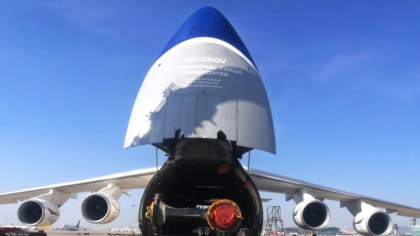 Mister deslușit în cazul aeronavei masive care a apărut pe cerul Kievului. Imagini cu sosirea la destinație