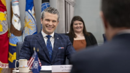 Restricții fără precedent pentru jurnaliștii de la Pentagon. Omul pus de Trump, fost prezentator TV, a luat decizia după ce s-a făcut de râs în presă