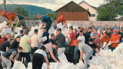 Câți bani s-au strâns pentru comunitatea din Praid, după inundarea salinei. Kelemen Hunor: ”Nu există donație prea mică, orice sprijin contează”