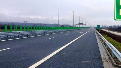 S-a închis Autostrada A1, iar șoferii merg prin sate cu nervii întinși la maximum: „Dacă ești prost de mic, când ești mare doar te joci”