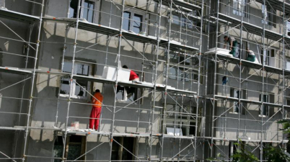 Construcțiile accelerează, dar drumul devine incert: primele semne de frânare în sector