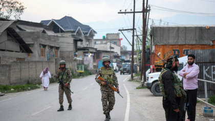 Explozii în Kashmirul indian după ce India și Pakistanul au convenit asupra unui armistițiu