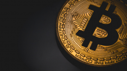 Bitcoin trece de pragul de 105.000 de dolari, impulsionat de un acord comercial istoric între SUA și China
