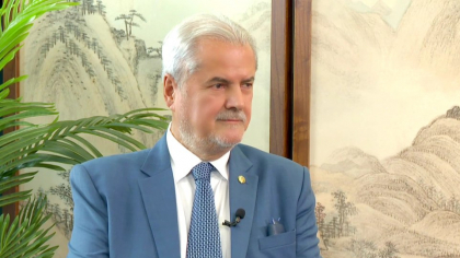 Adrian Năstase, interviu la televiziunea de stat din China. Cum a fost prezentat la Beijing: „Un vechi prieten al Chinei”