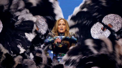 Jennifer Lopez: „În trecut visam la iubirea romantică. Astăzi, prețuiesc mai mult iubirea de sine”!