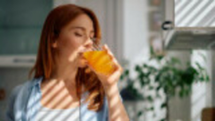 Un pahar de suc de fructe are același număr de calorii ca un pahar de bere. Alimentele cu cel mai mare conținut de fructoză