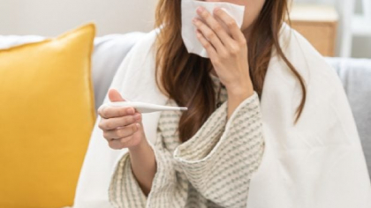Cum să reduci febra natural: plante, ceaiuri, comprese și alimente care sprijină imunitatea