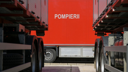 Scene șocante în Capitală: un plutonier a atacat pompierii veniți să stingă incendiul provocat de el și i-a lovit pe polițiști