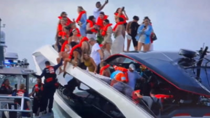 Iaht de lux marca Lamborghini, scufundat lângă Miami Beach. Peste 30 de influenceri au fost salvați FOTO/VIDEO