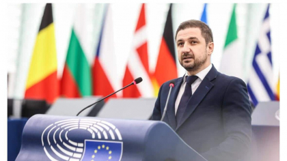 Adrian Axinia (AUR): Guvernul Bolojan se pregăteşte să încalce brutal Constituţia