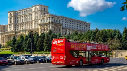 Autobuzele turistice supraetajate din București produc un prejudiciu semnificativ