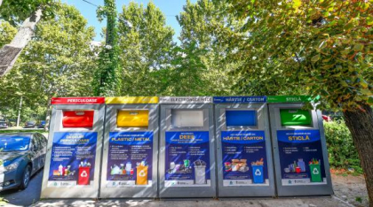 „Riști o amendă”: Unele tomberoane pentru reciclabile din București „vorbesc” cu oamenii și îi avertizează dacă încalcă regulile