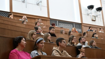 Alegerile prezidențiale de anul trecut și măsurile de austeritate adoptate de Guvern au intrat în programele de master. Profesor: „Studiem nefericirea românilor”
