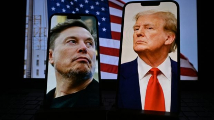 „Elon s-a trezit în sfârșit”: Musk luptă pentru a salva Tesla de Donald Trump