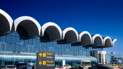 Cât a plătit jurnalistul Vlad Petreanu pentru o sticlă de apă în Aeroportul Otopeni: „M-am îngrijorat degeaba”
