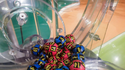 Rezultate loto duminică 11 mai 2025. Numerele extrase la tragerile Loto 6/49, Joker şi Noroc. Reporturi uriaşe înainte de alegeri!