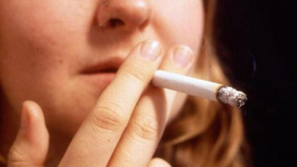 Românii fumează foarte mult, avertizează un medic. Tipurile de cancer cele mai întâlnite în România sunt cel pulmonar şi cel colorectal