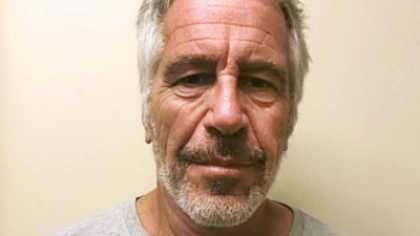 Conexiunile miliardarului pedofil Jeffrey Epstein cu industria spionajului. Ce dezvăluie noile emailuri scurse din inboxul unui fost premier israelian
