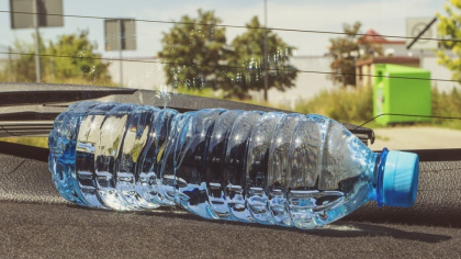 Schimbare majoră pentru sticlele de plastic: cum se transformă viitorul ambalajelor