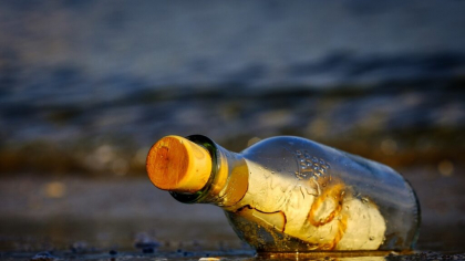Mesajul din sticla aruncată în mare, al unei fetițe de 9 ani, descoperit. „Dacă o găsiți, sunați-o pe mama”
