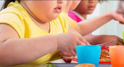 Oameni de ştiinţă atrag atenţia asupra creşterii „alarmante” a obezităţii infantile