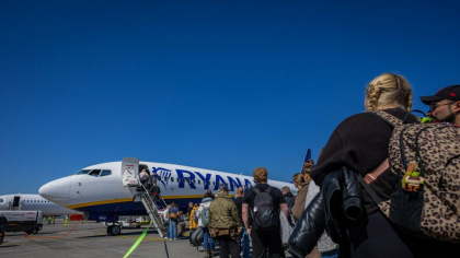 Amenzi pentru pasagerii Ryanair! Cine va fi taxat cu o sumă colosală în timpul zborului