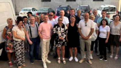 Protest mai mult ca o ieșire la cafea: „Cu o mână ne cer, cu alta ne iau”, s-au plâns angajații Finanţelor Publice la Oradea