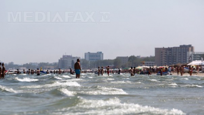 Vacanţa prelungită de 1 mai a adus zeci mii de turişti pe litoral