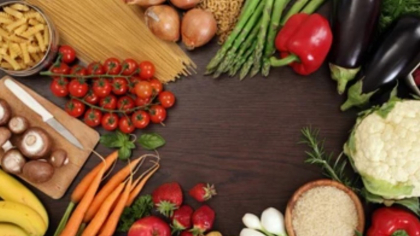 Ce alimente ar trebui să consumăm pe timp de caniculă? Sfaturile unui medic
