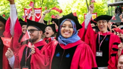 Administraţia Trump verifică postările de pe rețelele sociale ale studenților străini. Atitudinile „ostile faţă de principiile fundamentale” americane pot afecta viza