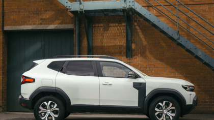 Dacia a lansat o nouă variantă pentru Duster, o utilitară eco cu tehnologie hybrid și spațiu generos